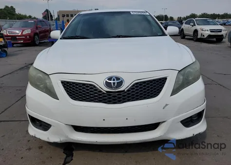 2011 Toyota Camry Base z USA, uszkodzony, nr VIN 4T1BF3EK6BU633757